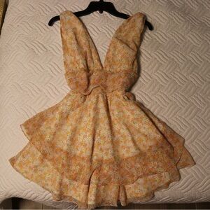 Mix of orange, pink & yellow
Detail of dainty flowers 🌸